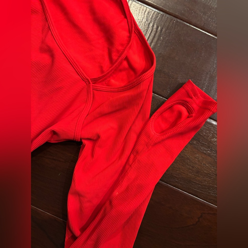 Halara Red Ribbed Halter Strap Thumb Hole Cropped Yoga Sports Top Size Small - Picture 2 of 4